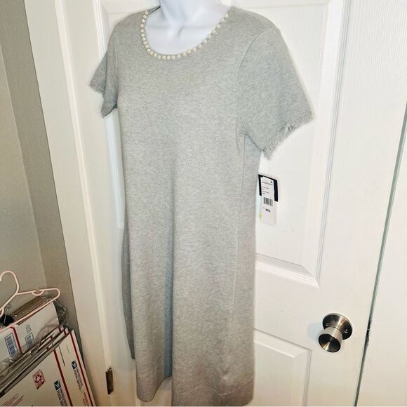 Sandra Darren Short Sleeve Faux Pearl Neck Mini Sweater Dress Gray M NWT - Picture 7 of 12